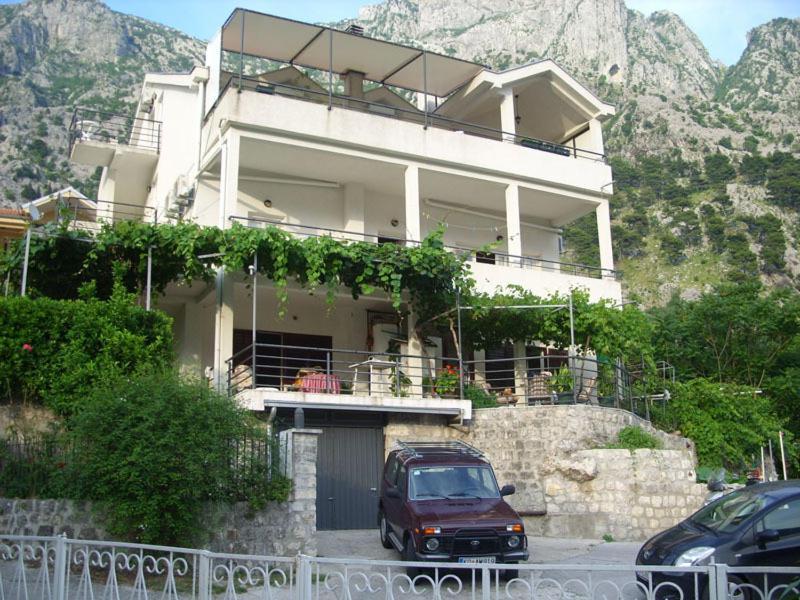 Apartments Dakovic Kotor Buitenkant foto